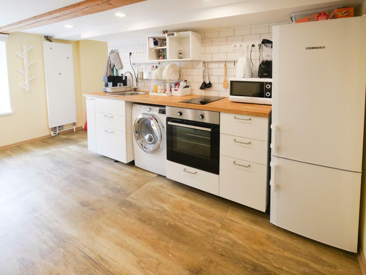 Low Ceiling Apartment Рига Экстерьер фото