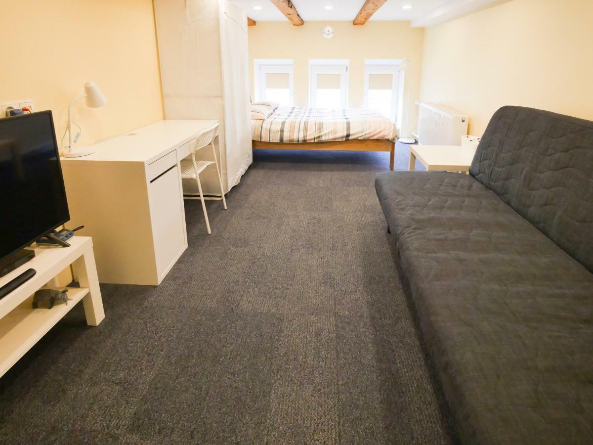 Low Ceiling Apartment Рига Экстерьер фото
